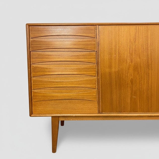 Vintage Danish Sideboard in Wood, 1960s, in Good conditions. Designed 1960 to 1969