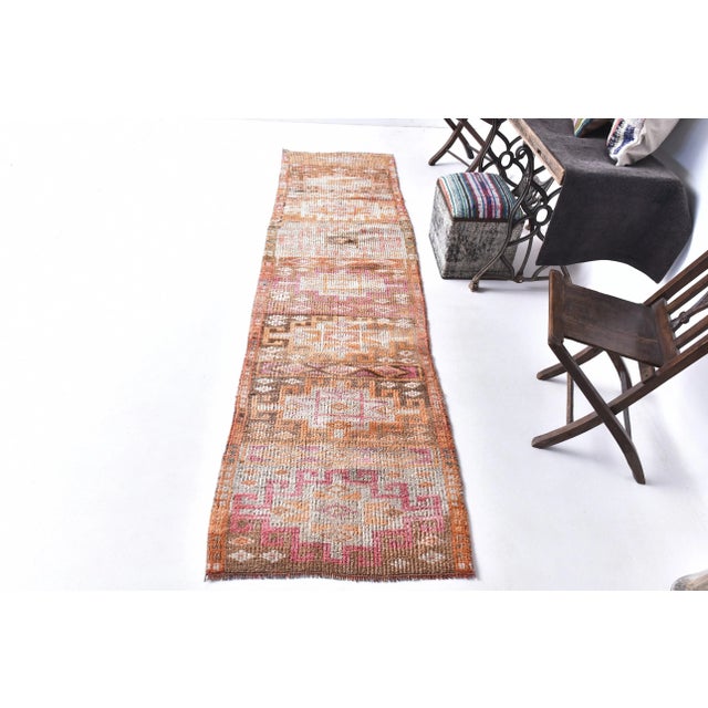 Vintage Runner Rug in Wool, in Flawless conditions. Designed 1970 to 1979