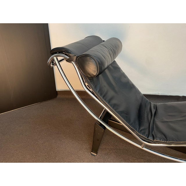 Metal LC4 Chaise Lounge by Le Corbusier, Pierre Jeanneret and Charlotte Perriand for Cassina, 1970s For Sale - Image 7 of 8