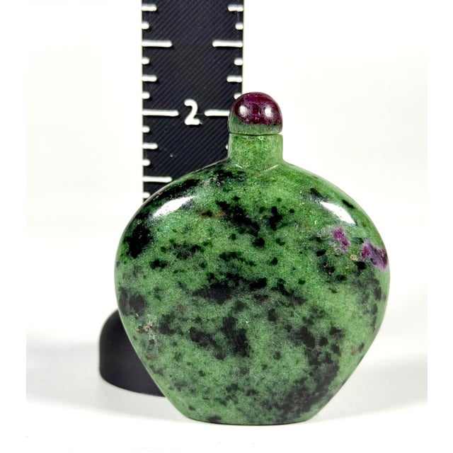 Natural Ruby Zoisite Snuff Bottle Crystal Carving Heart Chakra Anyolite-Flask For Sale - Image 4 of 4