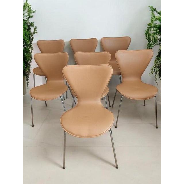 Mid-Century Stackable Dining Reception Chairs in the style of Fritz Hansen, Set of 7 For Sale - Image 13 of 13
