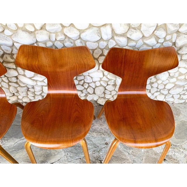 Grand Prix Dining Chairs in Teak by Arne Jacobsen for Fritz Hansen, 1960s, Set of 4 For Sale - Image 9 of 18
