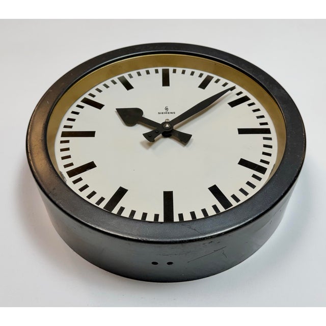 Industrial Factory Black Wall Clock from Siemens, 1950s For Sale - Image 6 of 17