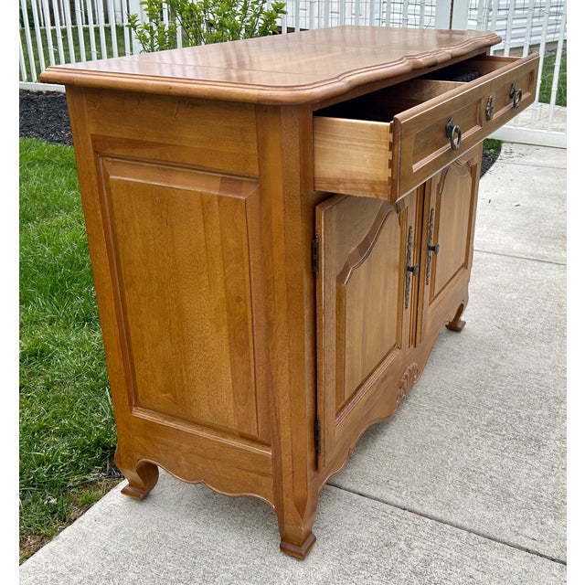 Vtg. Maple Ethan Allen Country French Style Flip Top Bar/Server Cabinet For Sale - Image 17 of 17