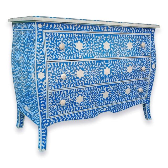 French French Curved Style Wood and Inlay Dresser Chest For Sale - Image 3 of 6