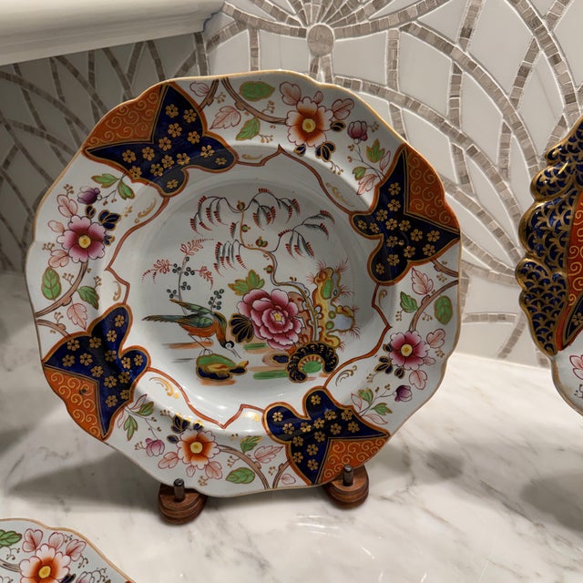 Imari Porcelain Antique English Amari With St Paul’s Churchyard London Stamp - Set of 7 For Sale - Image 4 of 12