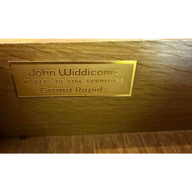 1980s 1980s John Widdicomb Display Case For Sale - Image 5 of 5