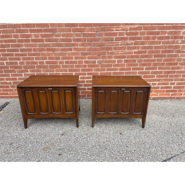 Wood Pair of Attributed Broyhill “Emphasis” Walnut Mid Century Modern End Tables Nightstands For Sale - Image 7 of 12