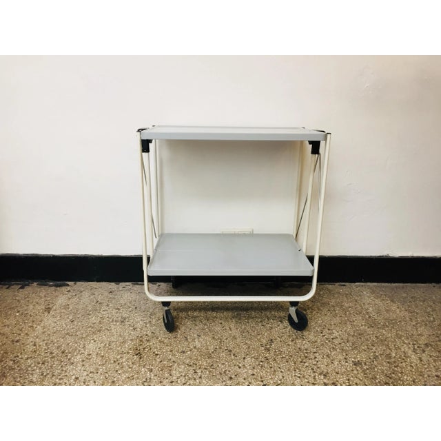Mid-Century Metal Serving Bar Cart, in Very Good conditions. Designed 1950 to 1959
