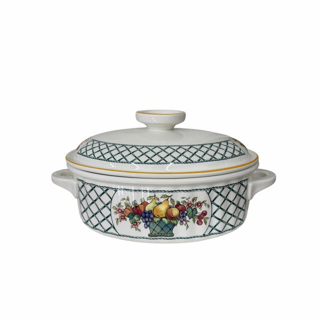 Vintage Villeroy & Boch Basket pattern 3 quart covered casserole dish. This timeless pattern of a green lattice band...