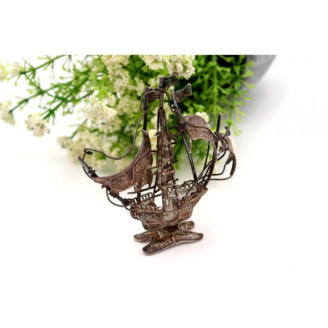 Miniature Caravel in Filigree Silver, in Good conditions. Designed 1920 to 1949