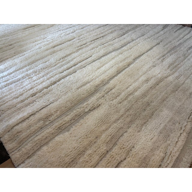 Rh Eli Wool Rug – 12' × 15' Natural | Hand-Knotted New Zealand Wool | Moroccan-Inspired Contemporary Design For Sale In Columbus - Image 6 of 18