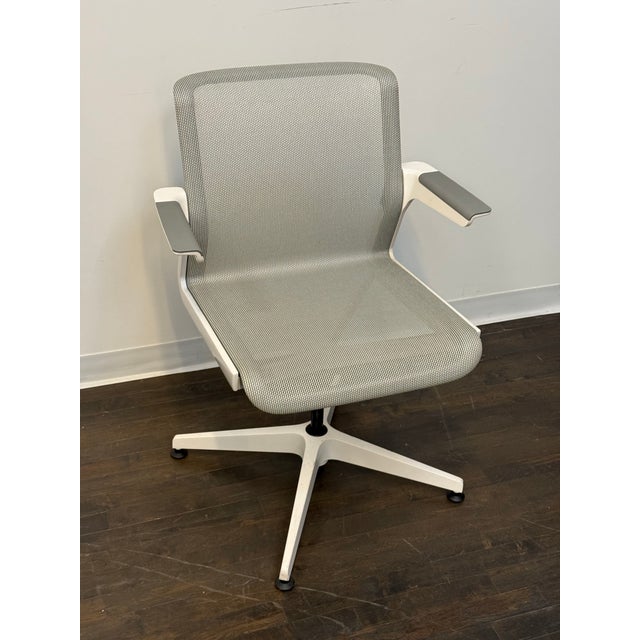 Design Plus Gallery presents the Clarity Office Chair from Allsteel. This contemporary chair was designed in collaboration...