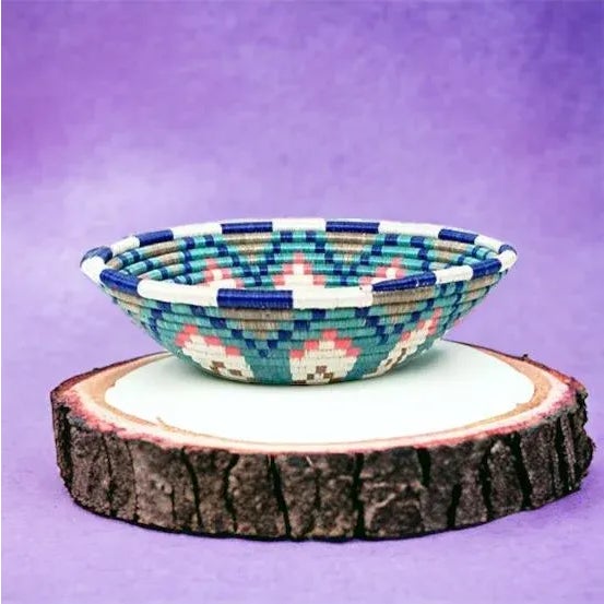 African African Rwanda Woven Sweetgrass and Sisal Wall Hanging Basket For Sale - Image 3 of 7