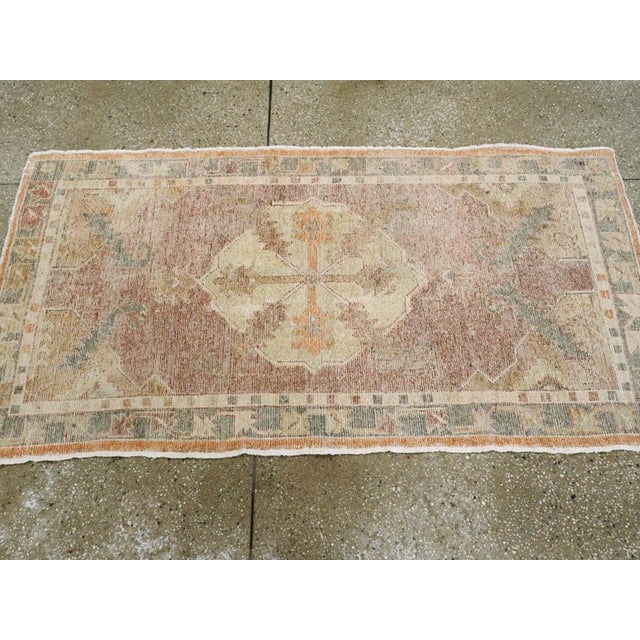 Early 20th Century Galerie Shabab Collection Early 20th Century Turkish Oushak Throw Rug For Sale - Image 5 of 7