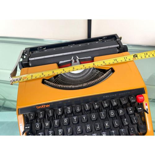 Yellow Deluxe 250TR Typewriter with Case from Brother, 1970s For Sale - Image 12 of 13
