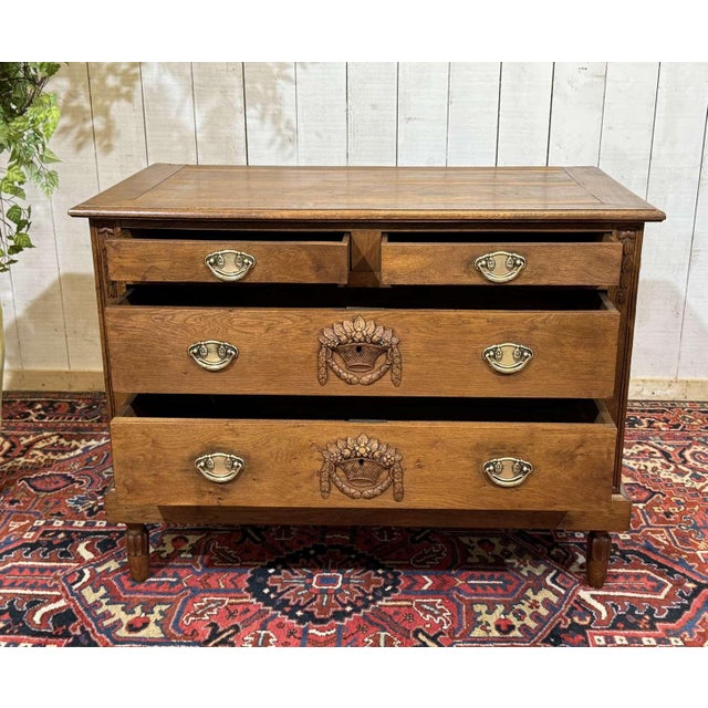 Chest of Drawers in Oak For Sale - Image 10 of 18