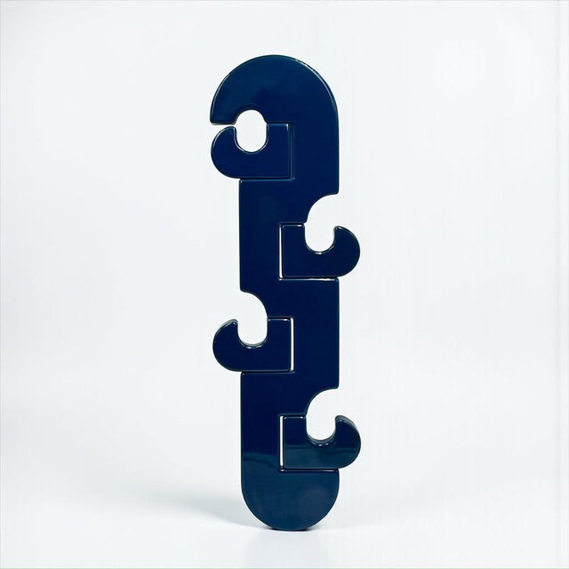 Vertical Wall Coat Hanger in Blue Molded Plastic by Visiva Milano, Italy, 1970s For Sale - Image 16 of 16