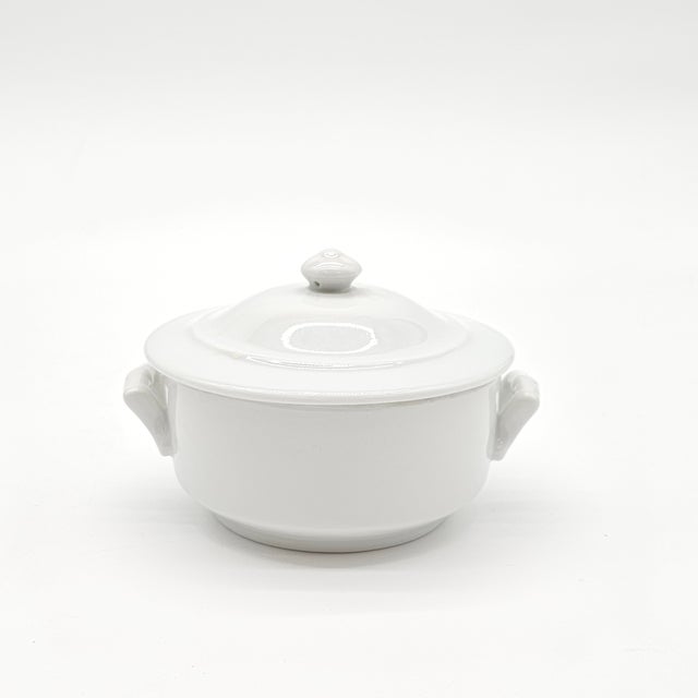 White Late 20th Century French Apilco White Porcelain Individual Covered Casseroles, Pair For Sale - Image 8 of 17