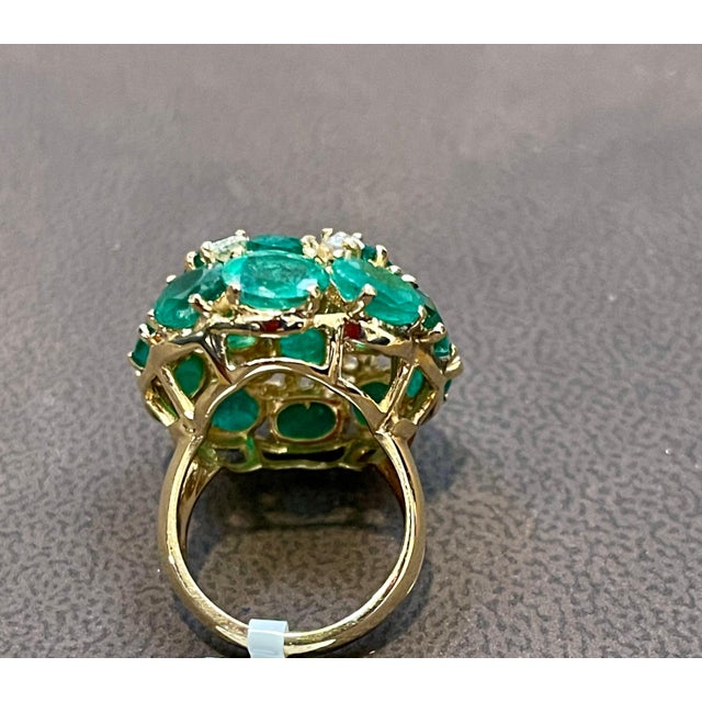 12.5 Ct Natural Brazilian Emerald & Dimond Dome Shape Cocktail Ring 14 Kt Y Gold For Sale - Image 13 of 18