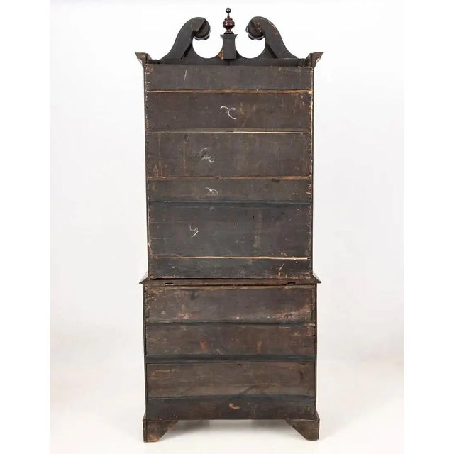 18th Century Irish Mahogany Secretaire Cabinet Attributed to Christopher Hearn For Sale - Image 10 of 10