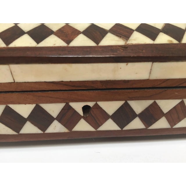 Mid 20th Century Vizagapatam Anglo-Indian Rectangular Box With Bone Inlaid For Sale - Image 5 of 10