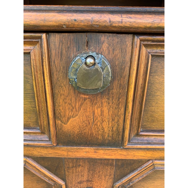 Antique Kittinger Jacobean Side Table Liquor Cabinet For Sale - Image 15 of 18