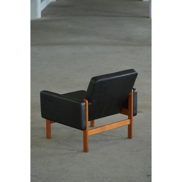 Easy Chair in Oak and Leather by Jørgen Bækmark for FDB Møbler, Denmark, 1960s For Sale - Image 11 of 18