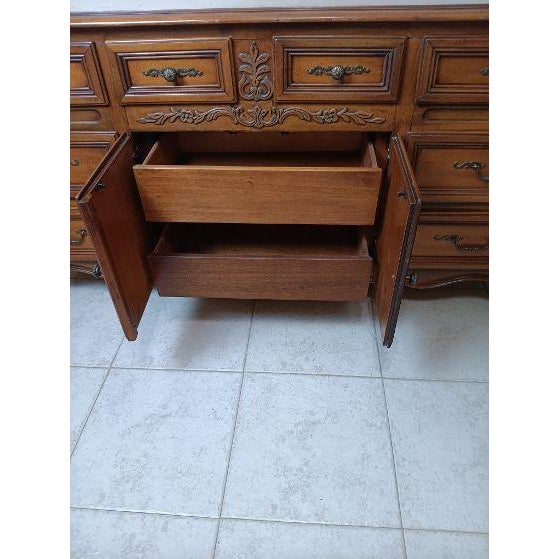 Wood 1980s Dixie Wood Dresser French Provincial 10 Drawer Cherry For Sale - Image 7 of 9