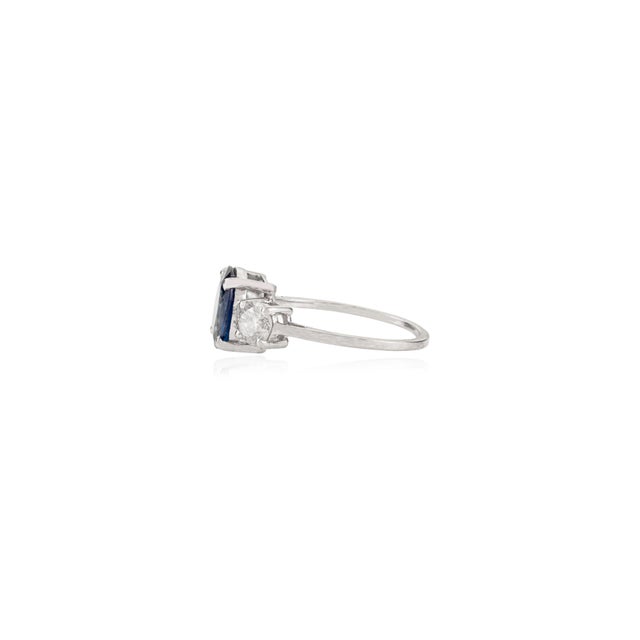 Early 21st Century 18k Gold Three Stone Oval Sapphire Diamond Vintage Ring Size 6 For Sale - Image 5 of 14