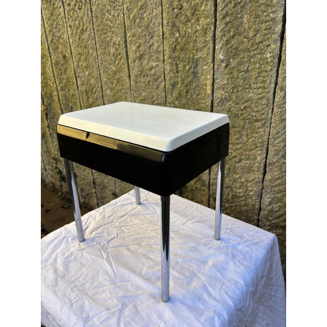 Mod Elba Kidney-Shaped Side Table with Foldable Plastic Top and Chromed Metal Legs For Sale - Image 16 of 16