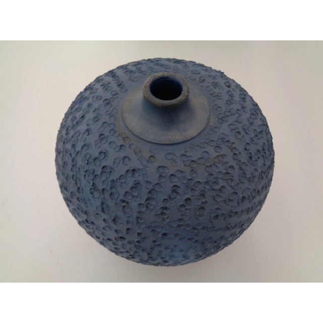 1940s Bauhaus Blue Studio Ceramic Vase by Heiner Hans Körting, 1940s For Sale - Image 5 of 15