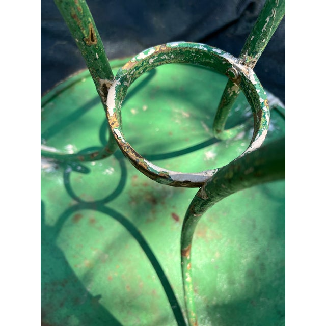French Late 19th Century Wabi Sabi Naturally Distressed French Iron Outdoor Cafe or Bistro Table in Original Green Paint For Sale - Image 3 of 4