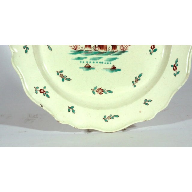 Pair of Large English Creamware Chinoiserie Dishes, Circa 1780 For Sale - Image 9 of 10