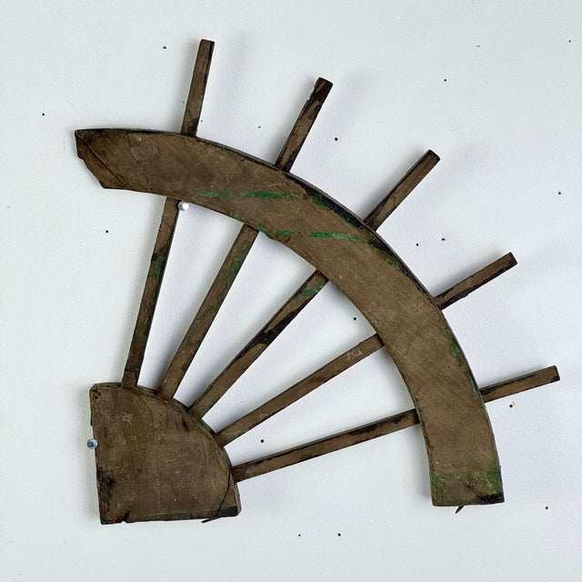 American 1900s Pair of Architectural Salvage Double Sided Sunburst Like Design Wooden Wall Elements For Sale - Image 3 of 13