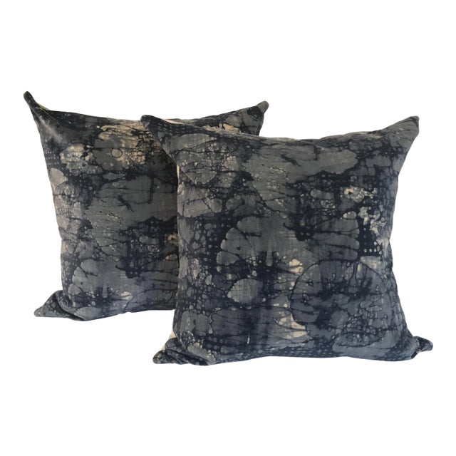 High End Celebrity Designer Indigo Lee Jofa Velvet Pillow Covers - a Pair For Sale