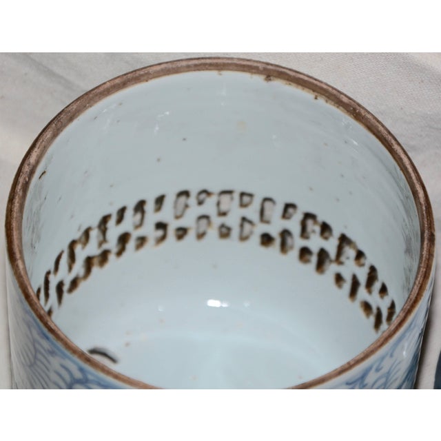 Early 1900s Blue and White Asian Pierced Ceramic Incense Burner For Sale In Nashville - Image 6 of 13
