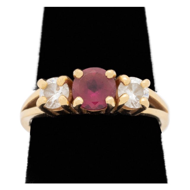 Contemporary 14k Yellow Gold Pink Tourmaline and Diamond Three-Stone Ring For Sale - Image 3 of 9