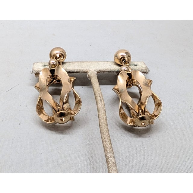 Vintage 1955 Signed Napier Book Piece Goldtone "Garland" Drop Clip Earrings-2 Pieces For Sale In Philadelphia - Image 6 of 9