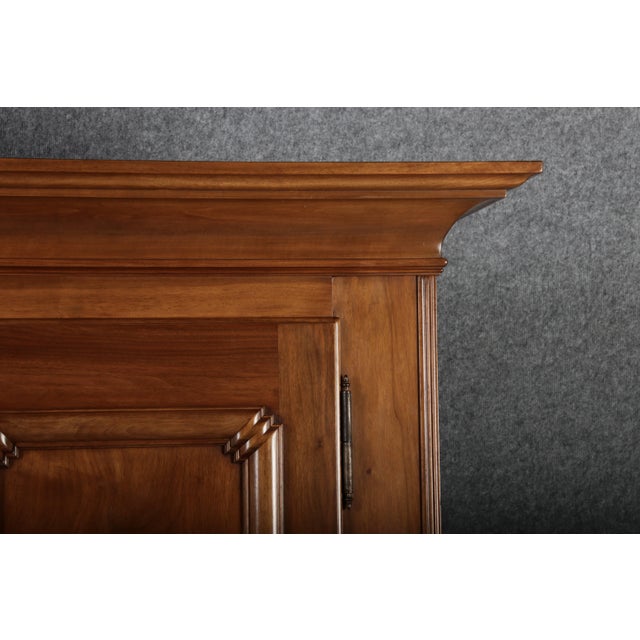 Antique Biedermeier Cabinet in Walnut, 1800 For Sale - Image 10 of 18