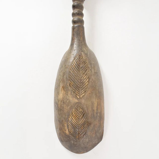 Brown Early 20th Century Dan Figural Wunkirile Spoon Côte d'Ivoire For Sale - Image 8 of 13