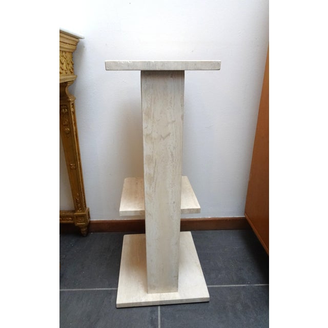 Travertine Side Table, 1970s, in Good conditions. Designed 1970 to 1979