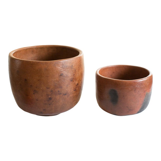 Handmade Indonesian Rinjan Lombok Clay Pottery Bowls - Set of 2, by the Indigenous Mentawei For Sale