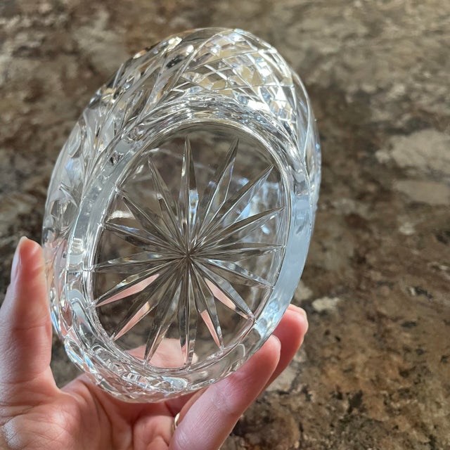 1950s Mid-Century Modern Crystal Cut Glass Decorative Basket Bowl With Handle Vintage Candy Dish For Sale - Image 5 of 6