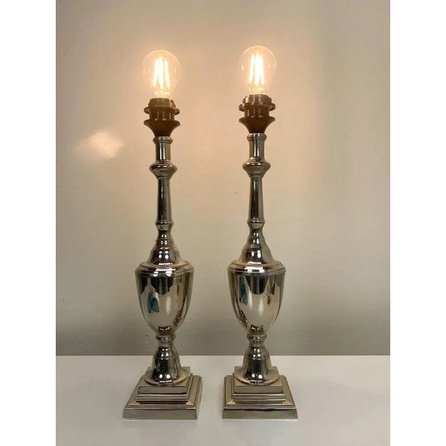 Metal Polished Nickel Urn Shape Shining Silver Table Lamps, 1990s, Set of 2 For Sale - Image 7 of 12