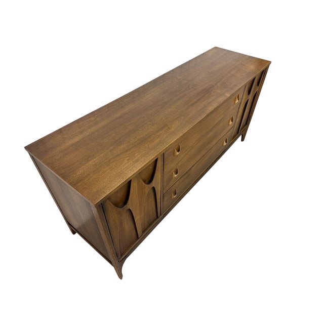 Broyhill Brasilia Mid-Century Modern Broyhill Brasilia Walnut Sideboard For Sale - Image 4 of 10