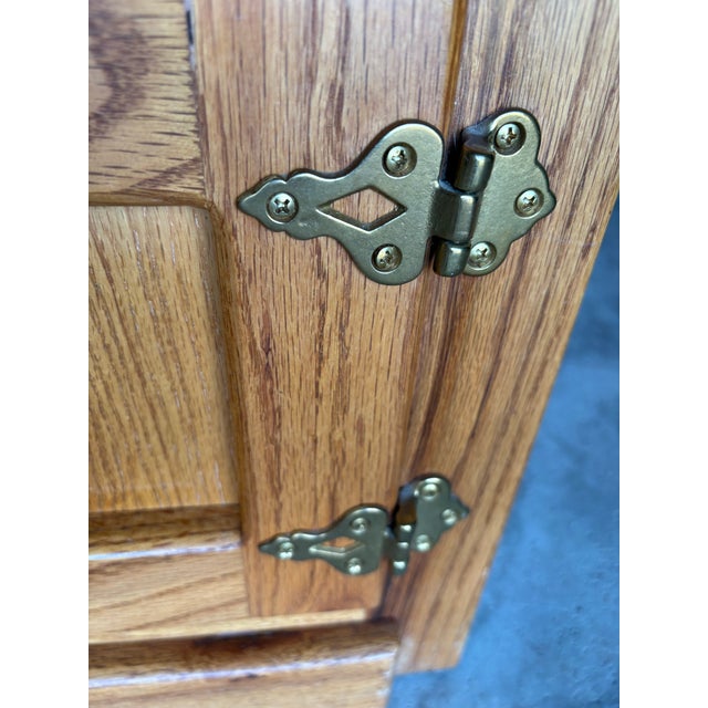 Vintage Surewood Oak Icebox Coffee Table & Storage Chest For Sale In Denver - Image 6 of 10