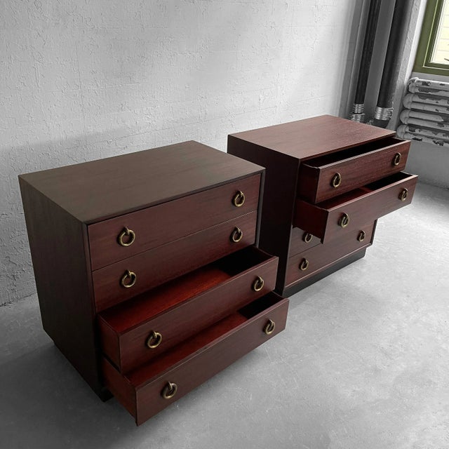 Mid-Century Modern Pair of Hollywood Regency Mahogany Dressers Attributed to Gilbert Rohde For Sale - Image 3 of 12