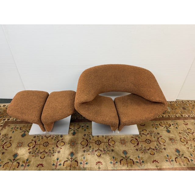 Pierre Paulin for Artifort Ribbon Chair + Ottoman, Set For Sale - Image 11 of 12