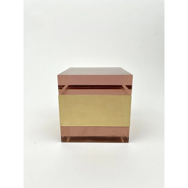Purple Acrylic & Gold Metal Cube Box by Alessandro Albrizzi, Italy, 1970s For Sale - Image 6 of 15